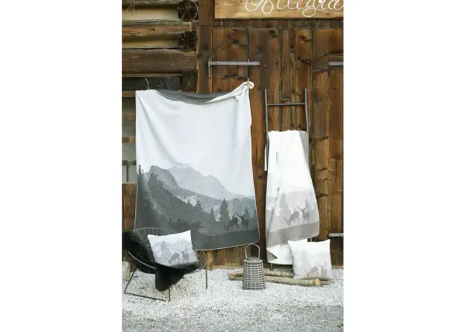 Hovedbilde Savona Pledd Hjortepar 150x200 cm, brun fra DF