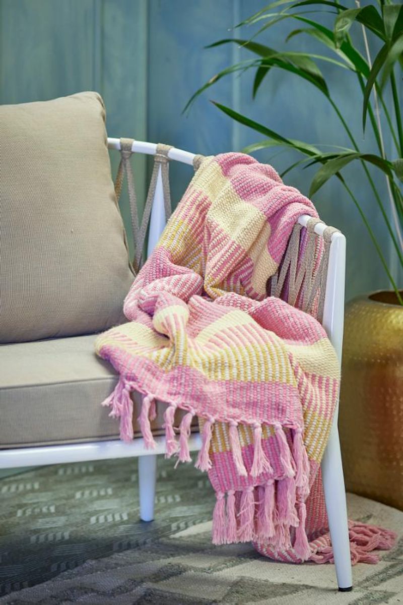 Bloomingville pledd Isnel Pink Plaid, 160x130 cm