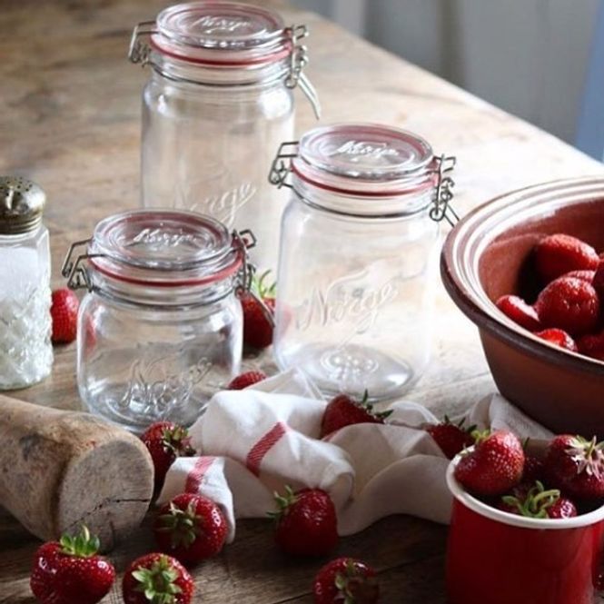 Hovedbilde Norgesglasset 1L med hengslet lokk 