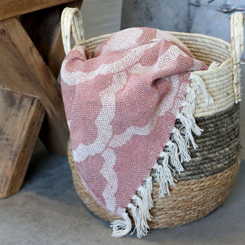 Aix pledd i resirkulert garn – malva/creme (150 x 130 cm)