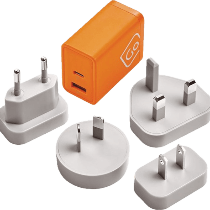 adaptere og elektronikk.